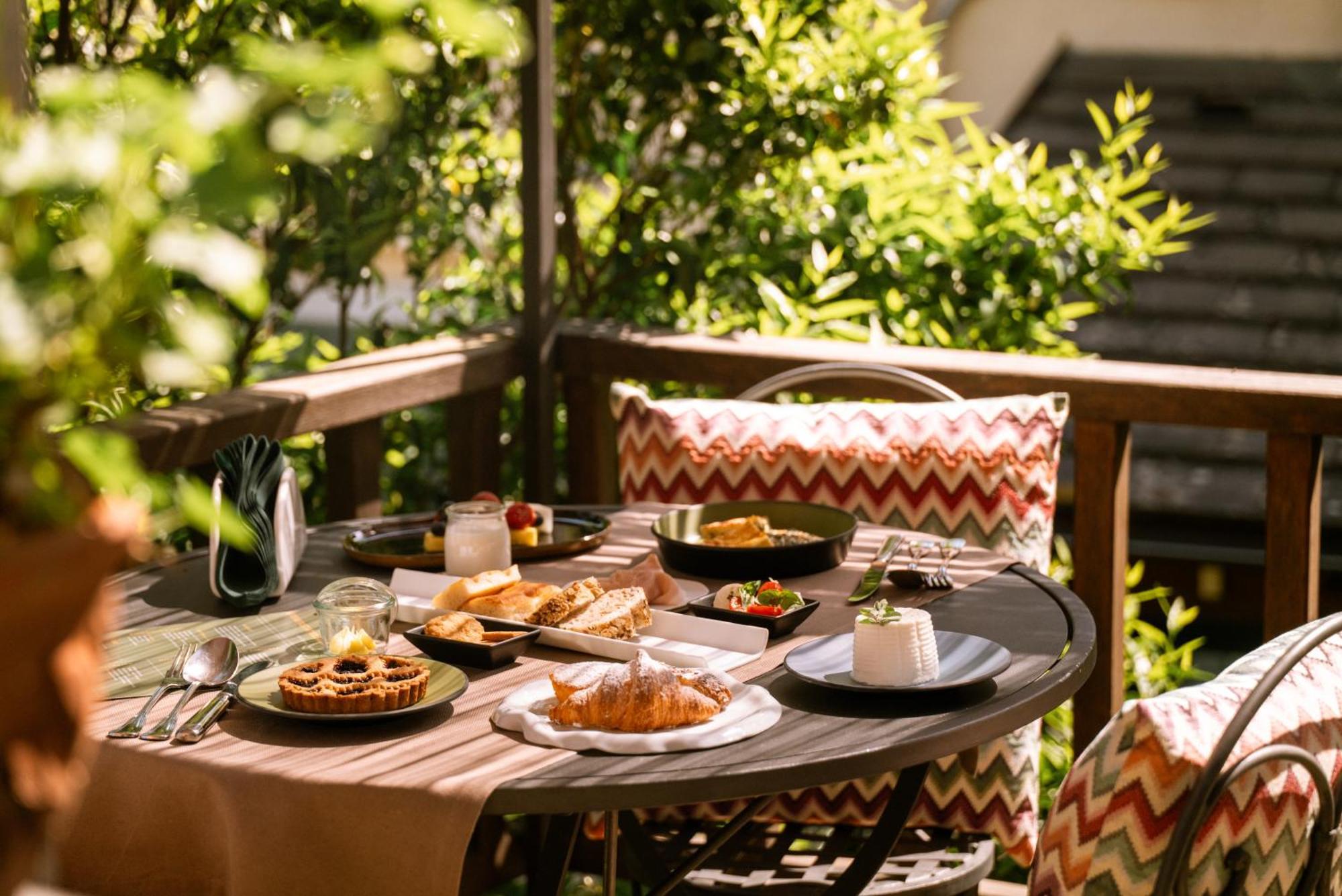 Hotel Villa Edera & La Torretta Монелья Экстерьер фото