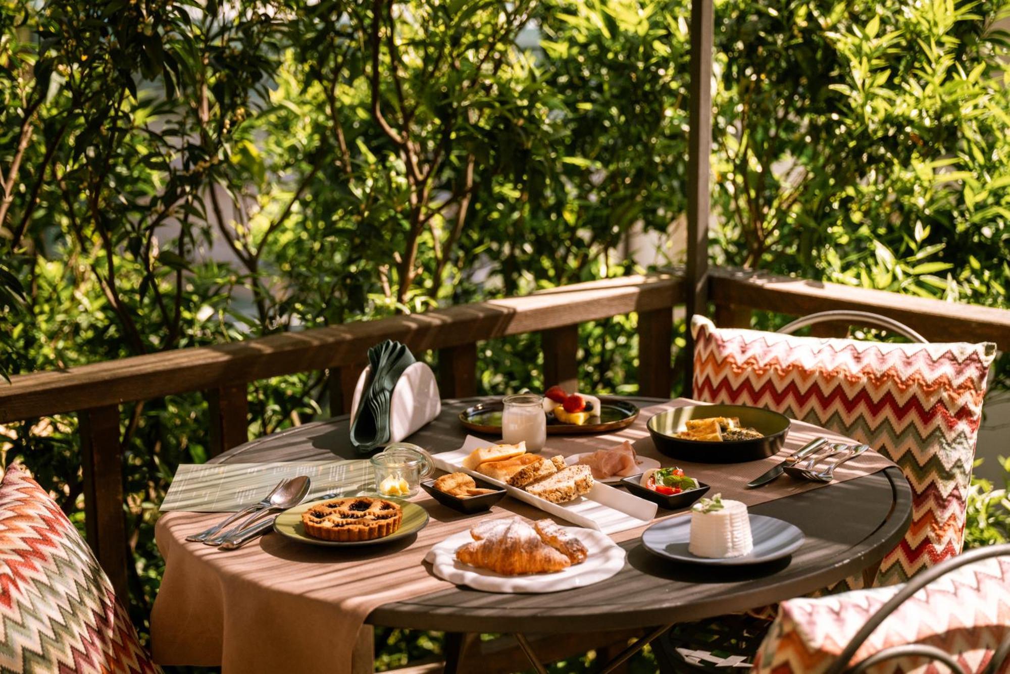 Hotel Villa Edera & La Torretta Монелья Экстерьер фото