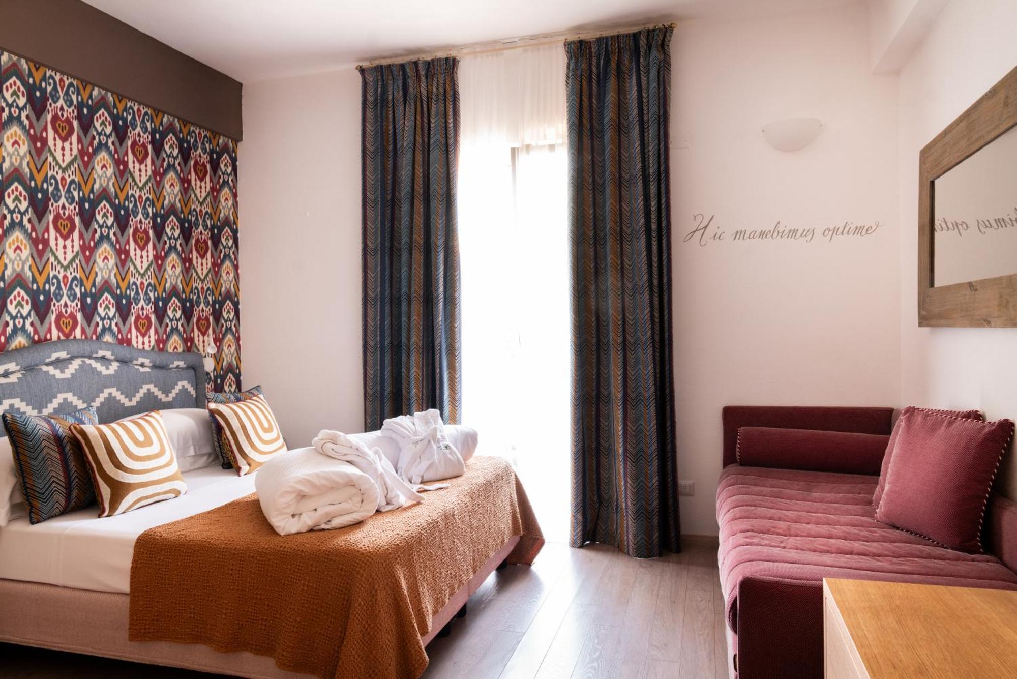Hotel Villa Edera & La Torretta Монелья Экстерьер фото